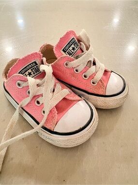 Converse Kids Pink Low-Top Canvas Sneakers with White Toe Cap